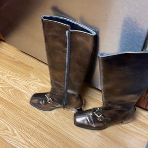 Italy Size 5 B  zip up brown boots. Have 2 inch square heels